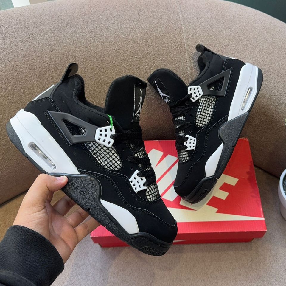 Retro 4 N/B